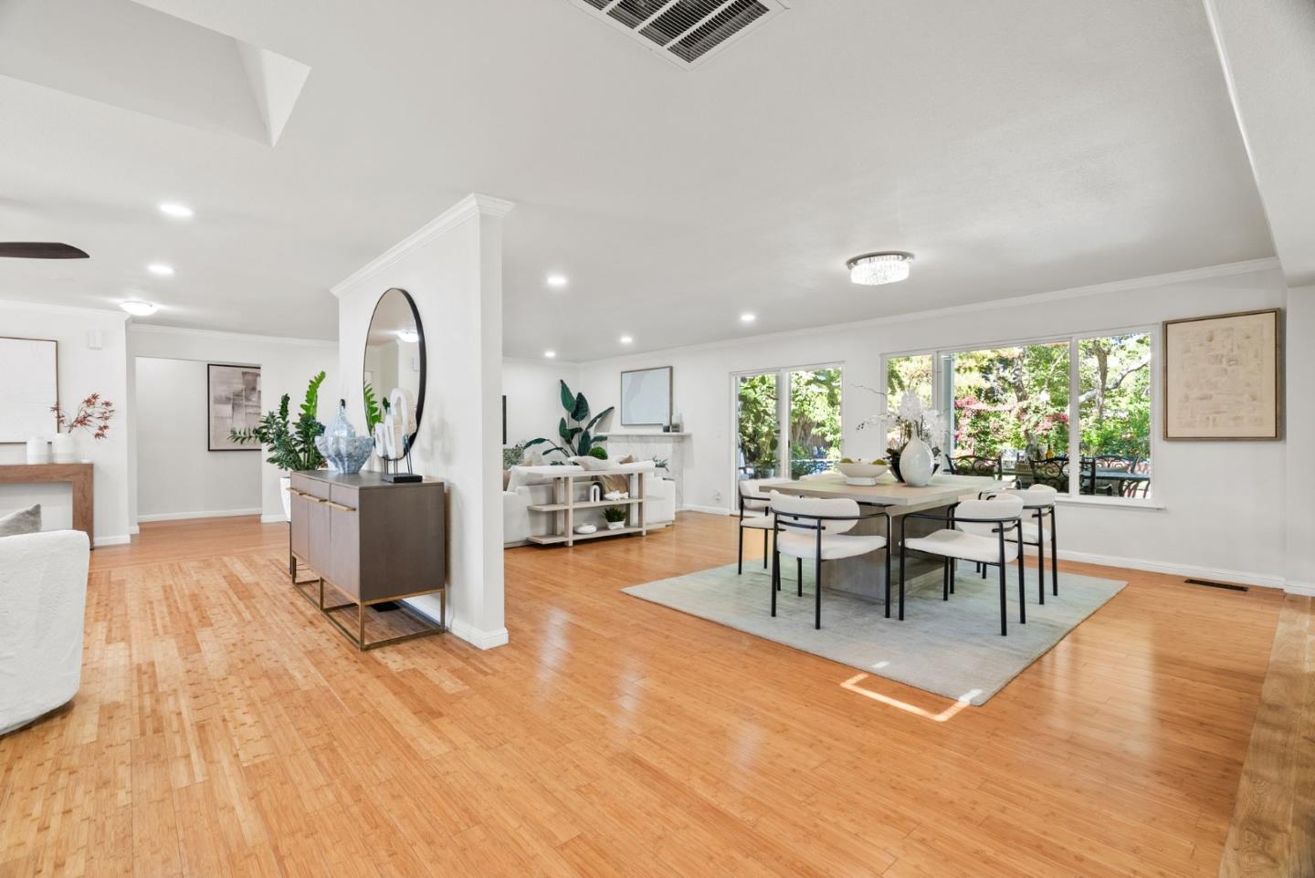Detail Gallery Image 5 of 56 For 10500 Creston Dr, Los Altos,  CA 94024 - 4 Beds | 3/1 Baths