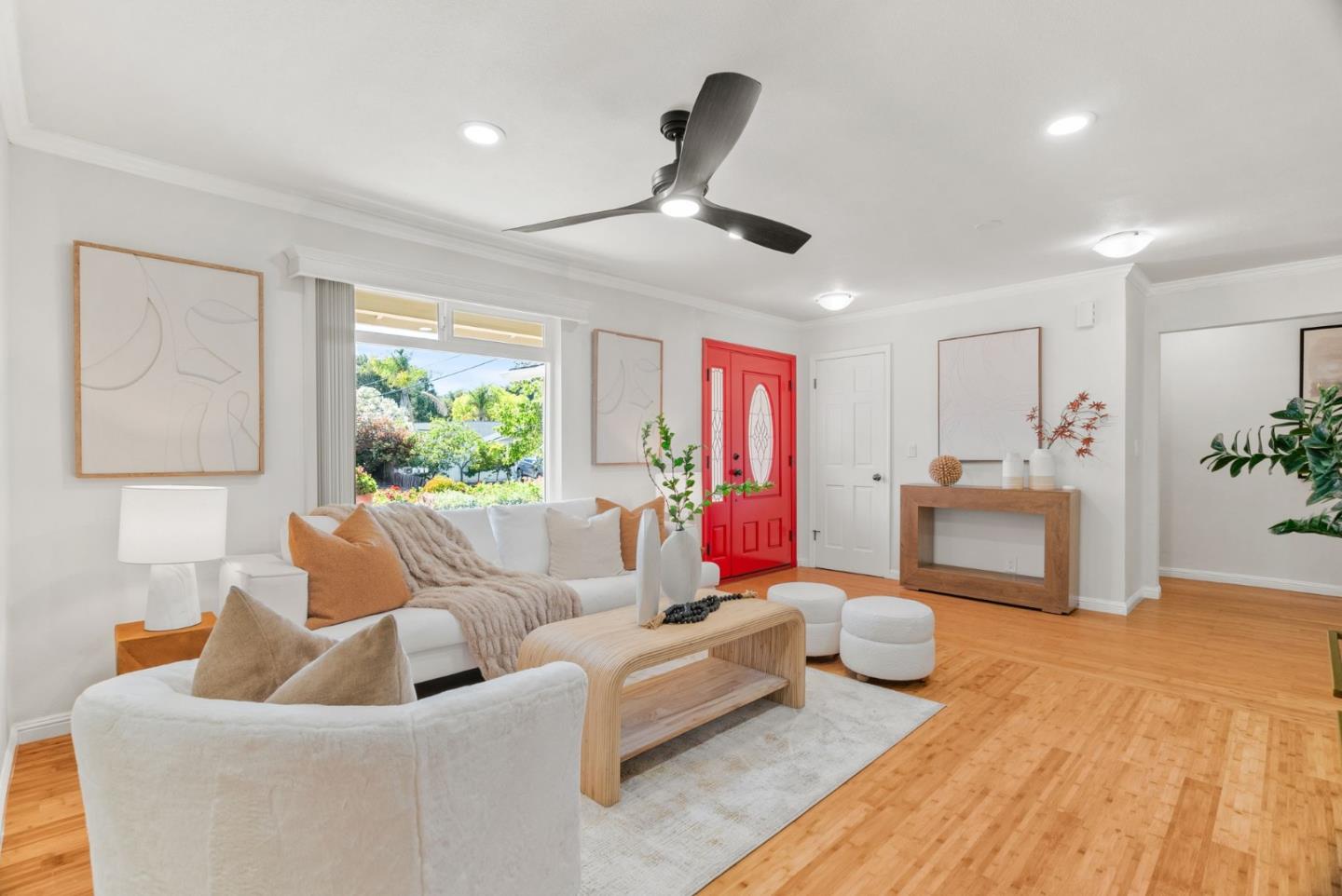 Detail Gallery Image 7 of 56 For 10500 Creston Dr, Los Altos,  CA 94024 - 4 Beds | 3/1 Baths