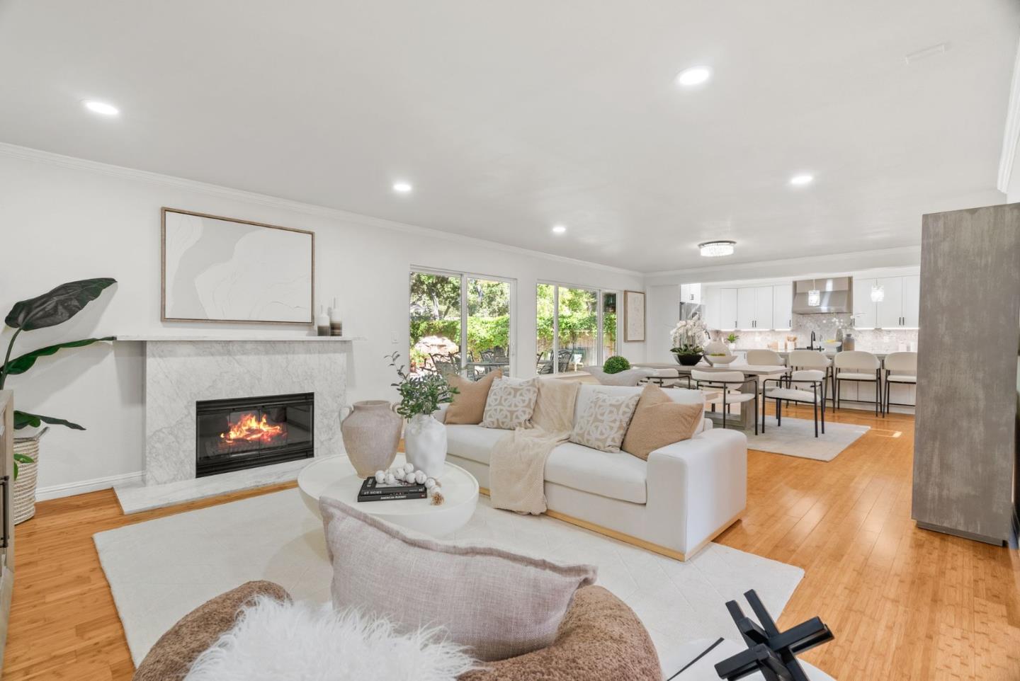 Detail Gallery Image 9 of 56 For 10500 Creston Dr, Los Altos,  CA 94024 - 4 Beds | 3/1 Baths