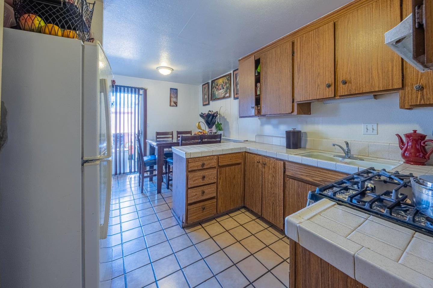 Detail Gallery Image 11 of 12 For 916 Acosta Plz #23,  Salinas,  CA 93905 - 3 Beds | 1/1 Baths