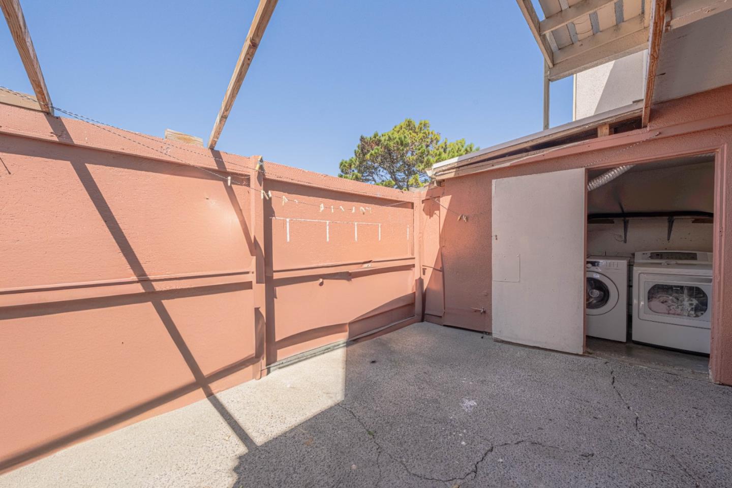 Detail Gallery Image 12 of 12 For 916 Acosta Plz #23,  Salinas,  CA 93905 - 3 Beds | 1/1 Baths