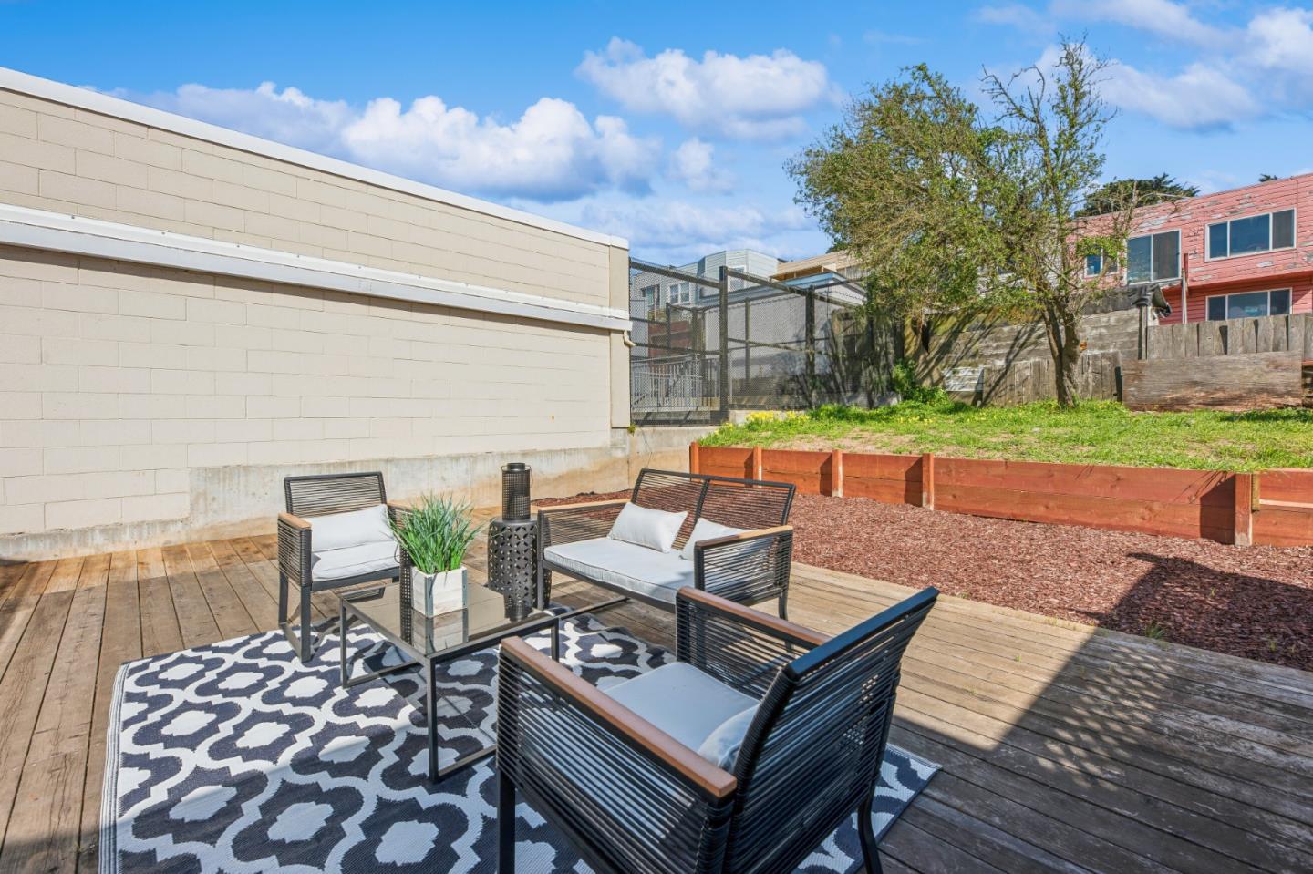 Detail Gallery Image 11 of 14 For 277 Munich St, San Francisco,  CA 94112 - 2 Beds | 1 Baths