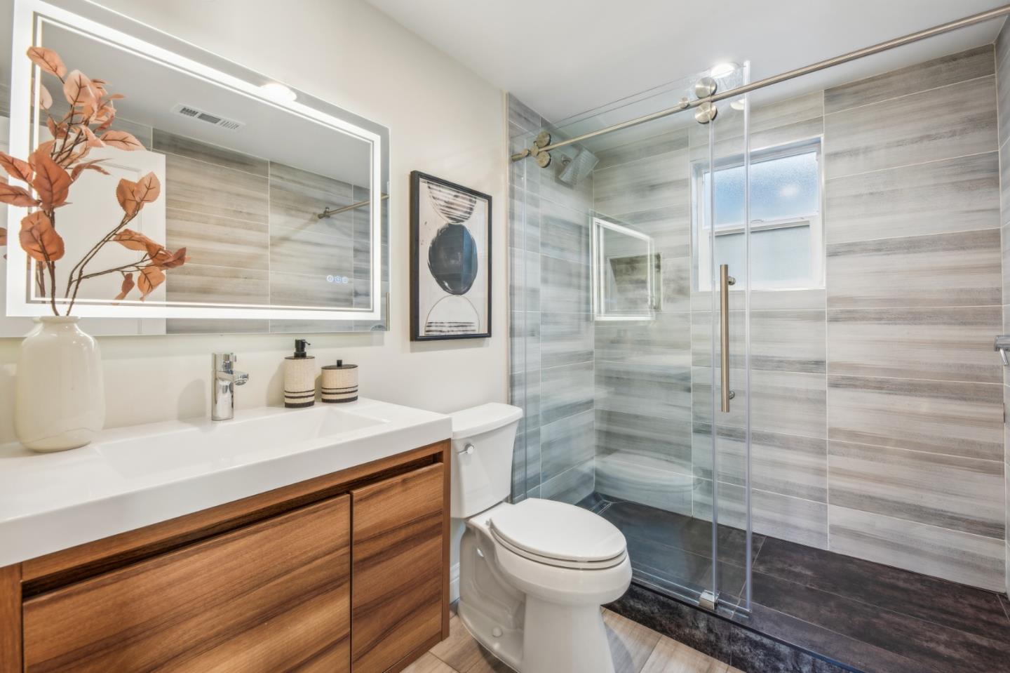 Detail Gallery Image 6 of 14 For 277 Munich St, San Francisco,  CA 94112 - 2 Beds | 1 Baths