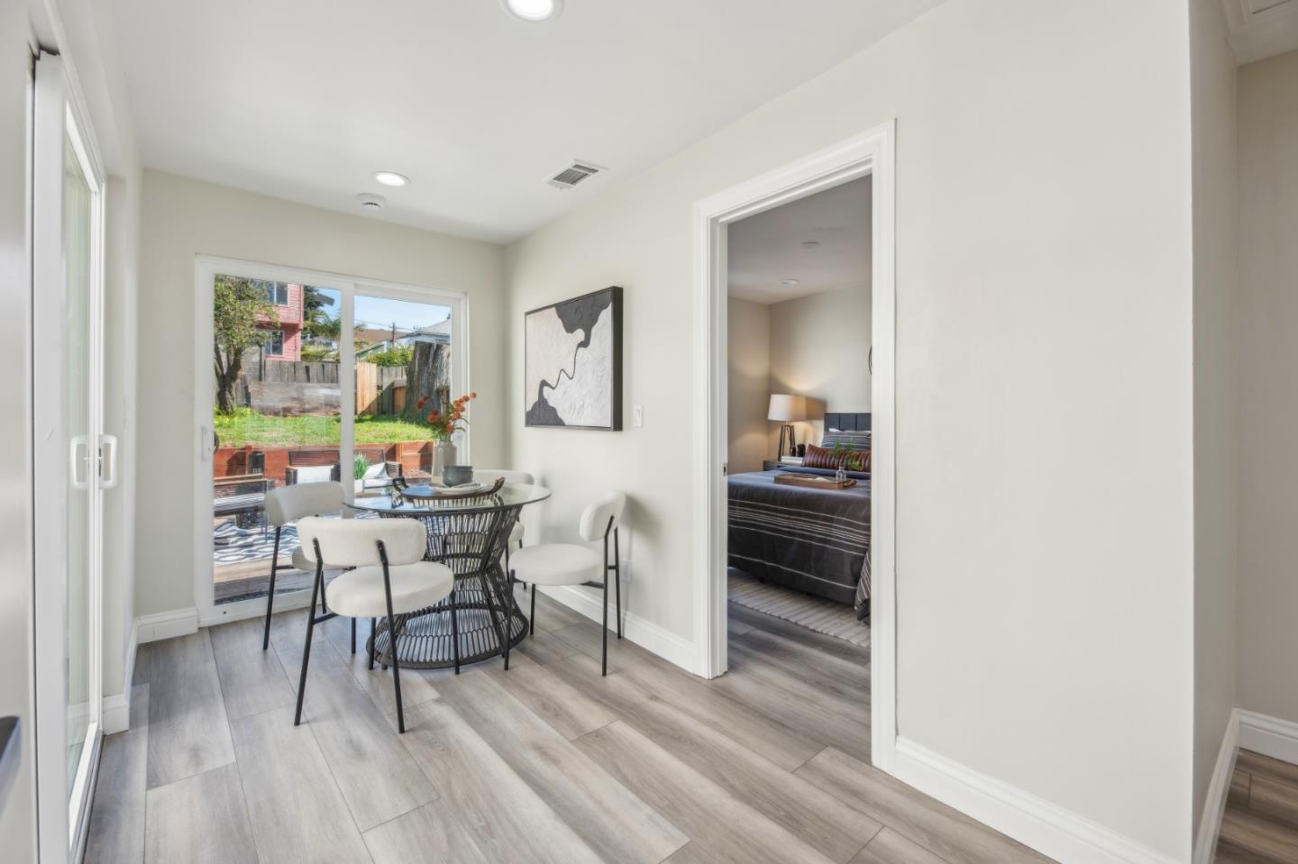 Detail Gallery Image 9 of 14 For 277 Munich St, San Francisco,  CA 94112 - 2 Beds | 1 Baths