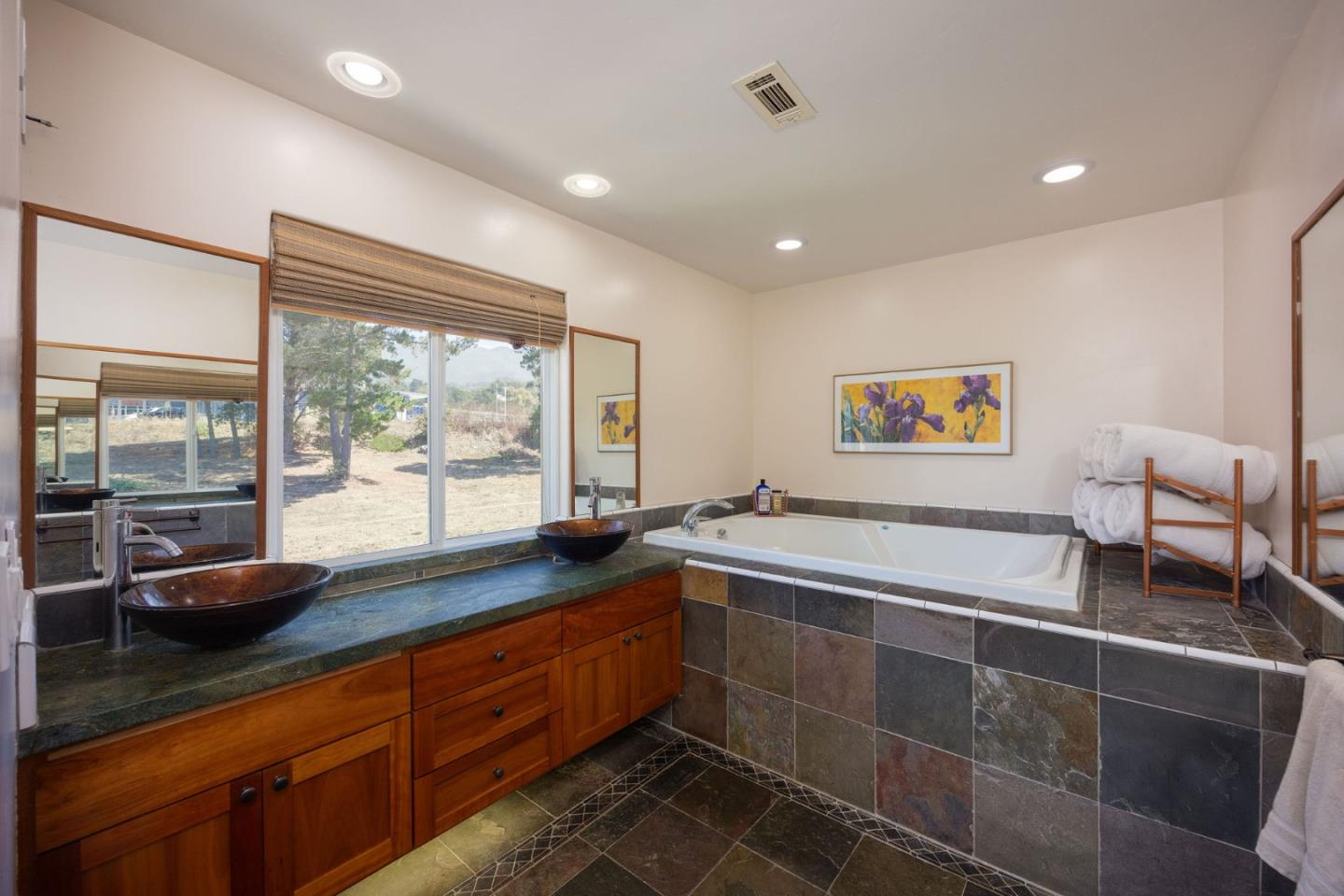 Detail Gallery Image 29 of 49 For 447 3rd St, Montara,  CA 94037 - 3 Beds | 2/1 Baths