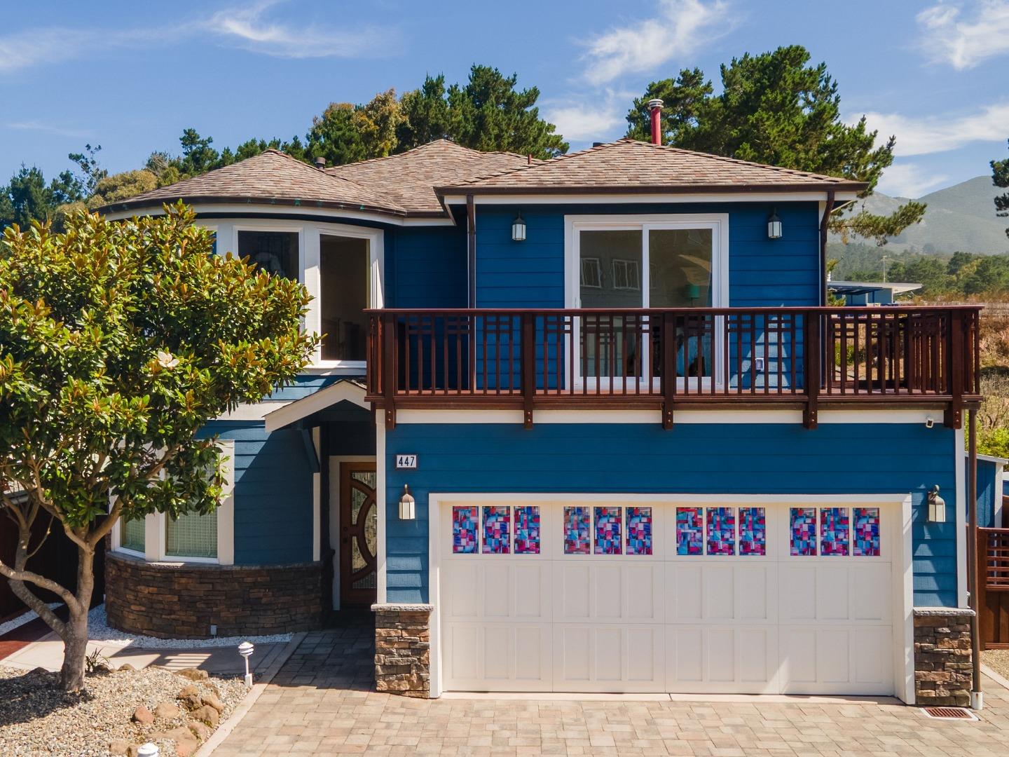 Detail Gallery Image 3 of 49 For 447 3rd St, Montara,  CA 94037 - 3 Beds | 2/1 Baths