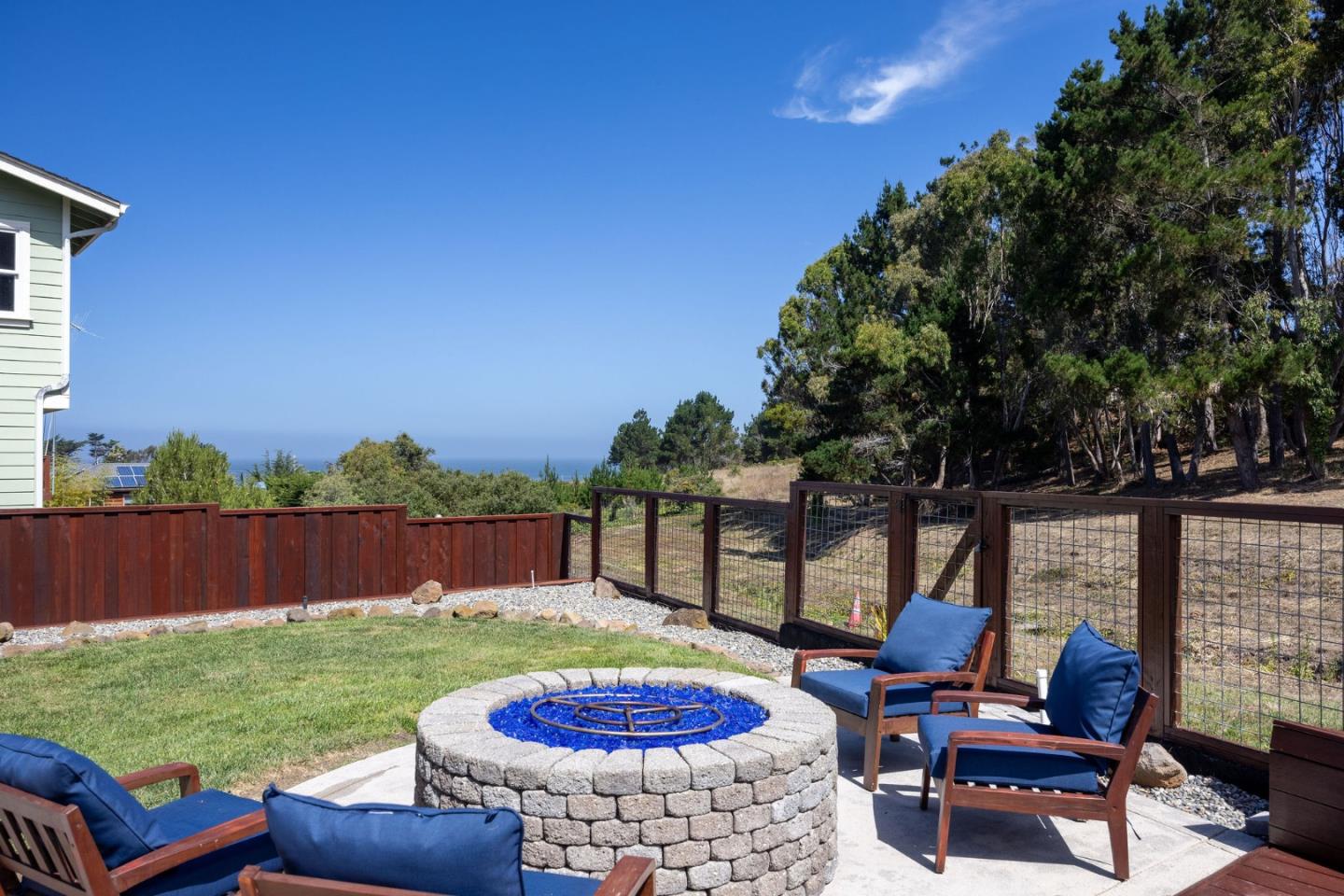 Detail Gallery Image 36 of 49 For 447 3rd St, Montara,  CA 94037 - 3 Beds | 2/1 Baths