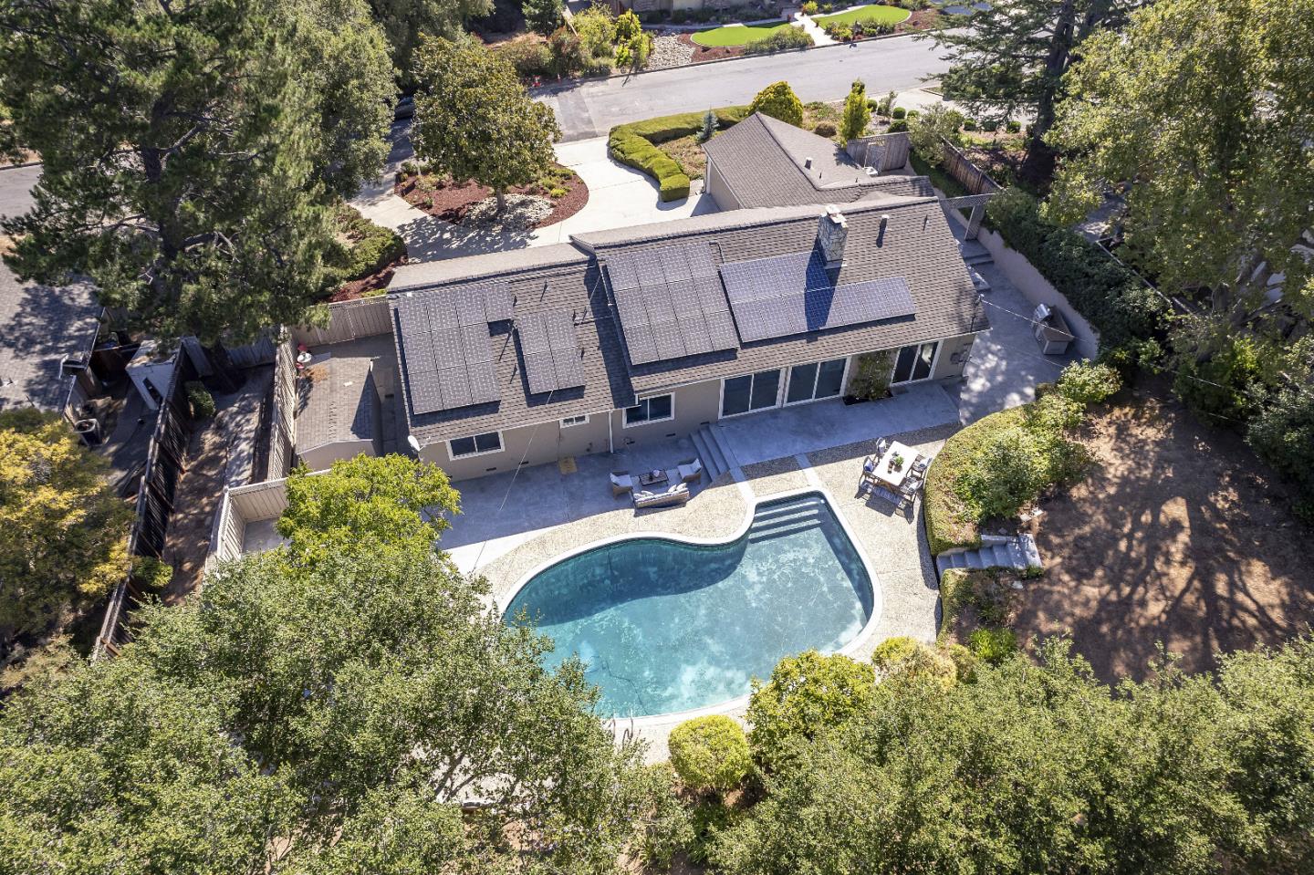 Detail Gallery Image 10 of 48 For 14231 Juniper Ln, Saratoga,  CA 95070 - 4 Beds | 3 Baths