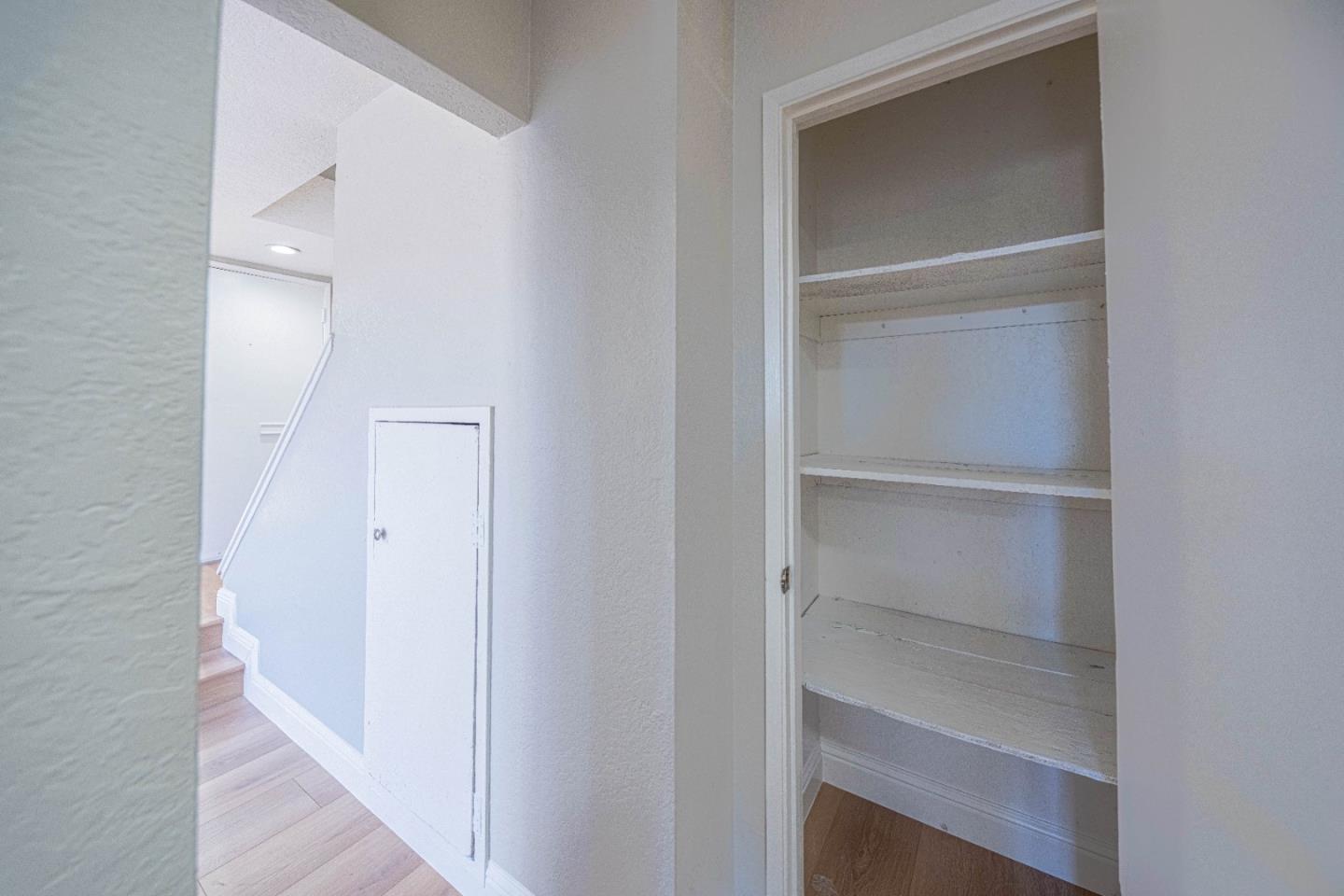 Detail Gallery Image 18 of 32 For 918 Acosta Plz #61,  Salinas,  CA 93905 - 3 Beds | 1/1 Baths