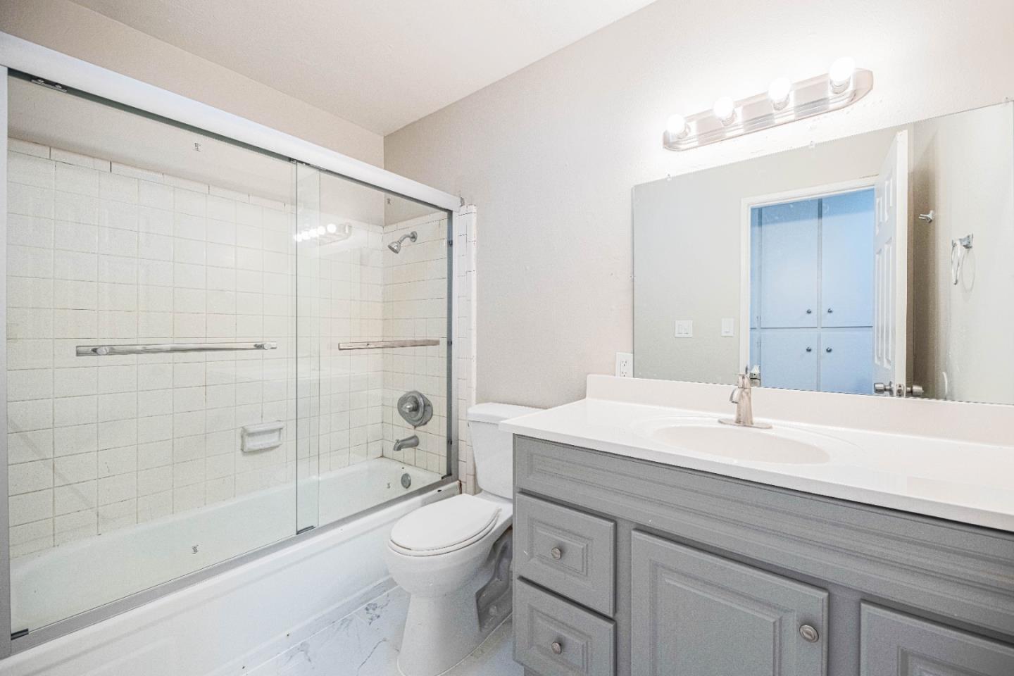 Detail Gallery Image 30 of 32 For 918 Acosta Plz #61,  Salinas,  CA 93905 - 3 Beds | 1/1 Baths