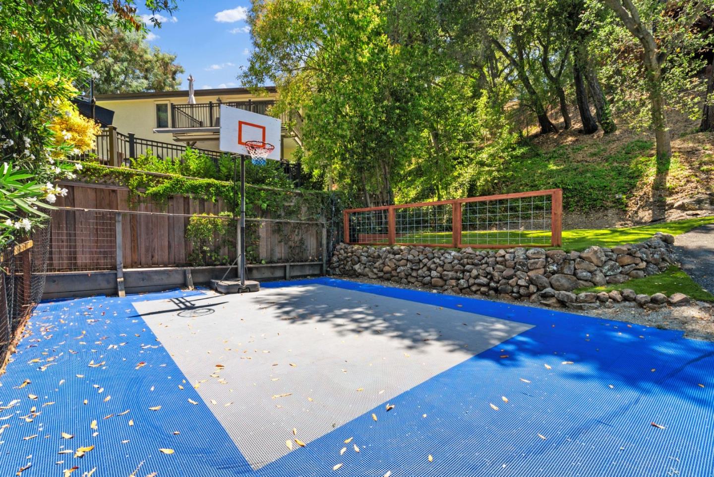 Detail Gallery Image 9 of 60 For 120 Pinta Ct, Los Gatos,  CA 95030 - 4 Beds | 2/1 Baths