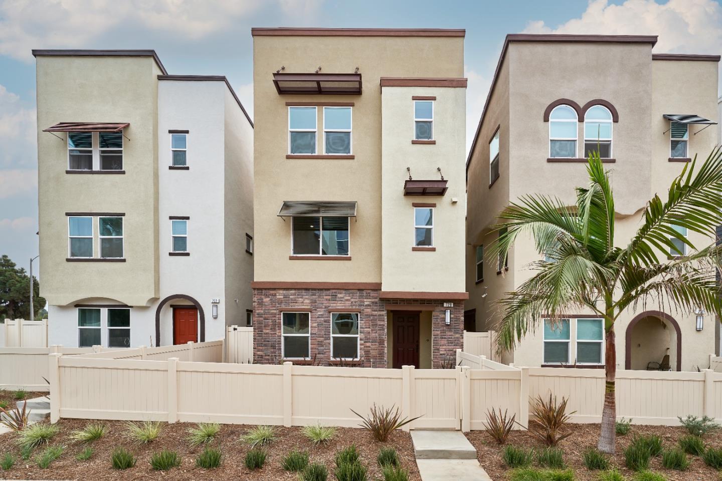 Detail Gallery Image 1 of 22 For 729 Daniel Freeman Cir, Inglewood,  CA 90301 - 4 Beds | 3/1 Baths