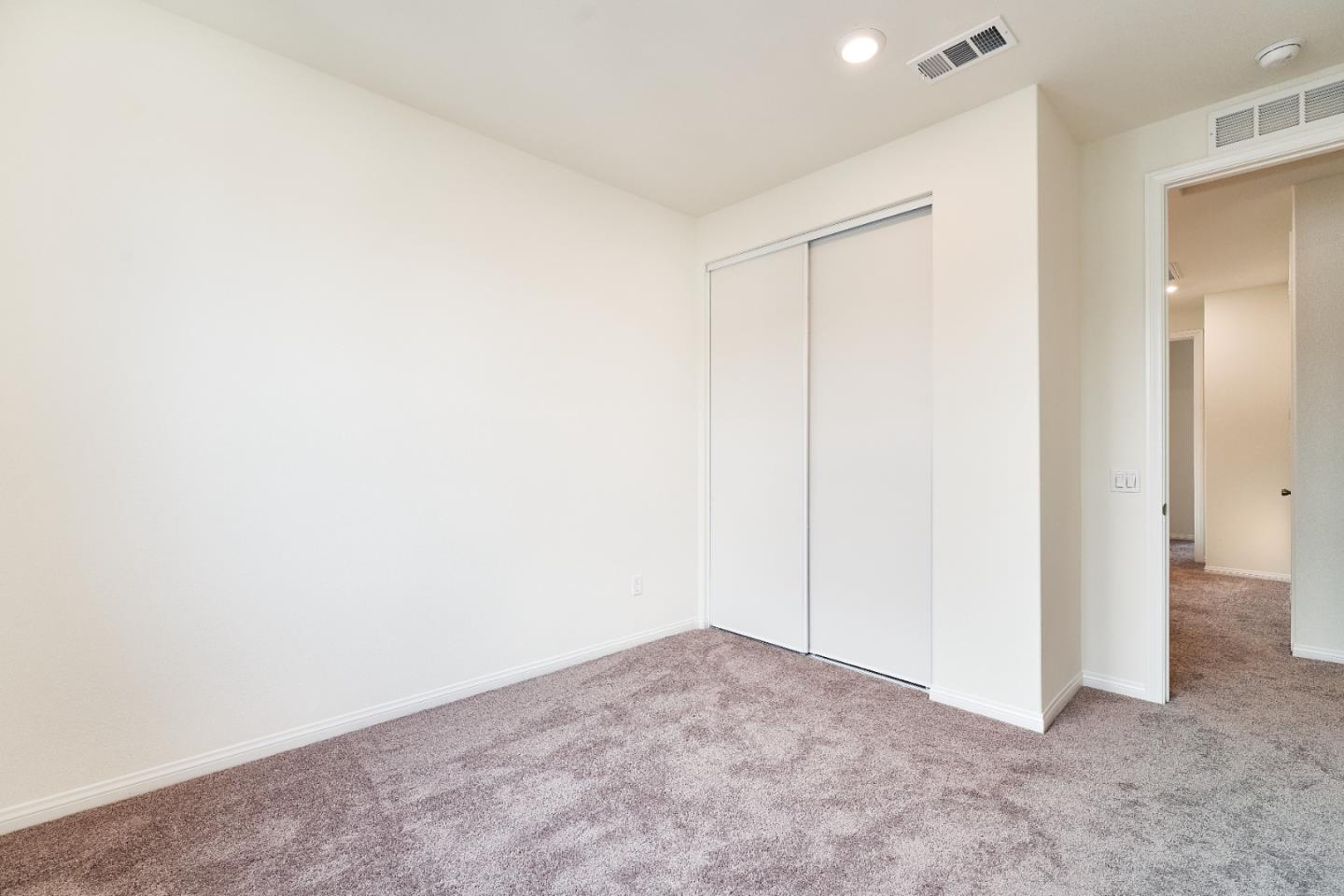 Detail Gallery Image 16 of 22 For 729 Daniel Freeman Cir, Inglewood,  CA 90301 - 4 Beds | 3/1 Baths