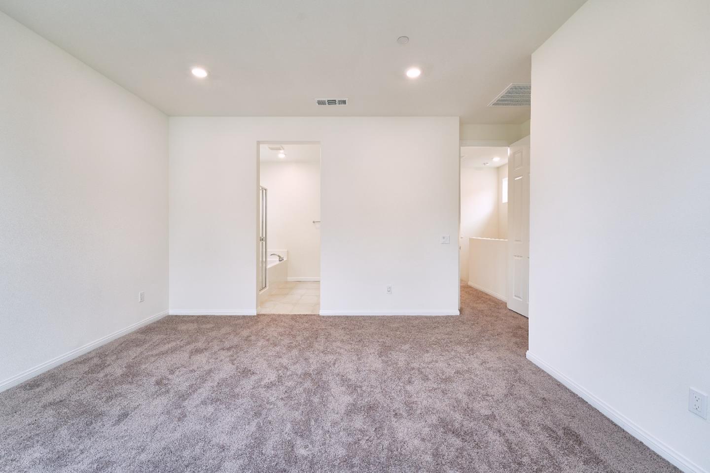 Detail Gallery Image 18 of 22 For 729 Daniel Freeman Cir, Inglewood,  CA 90301 - 4 Beds | 3/1 Baths