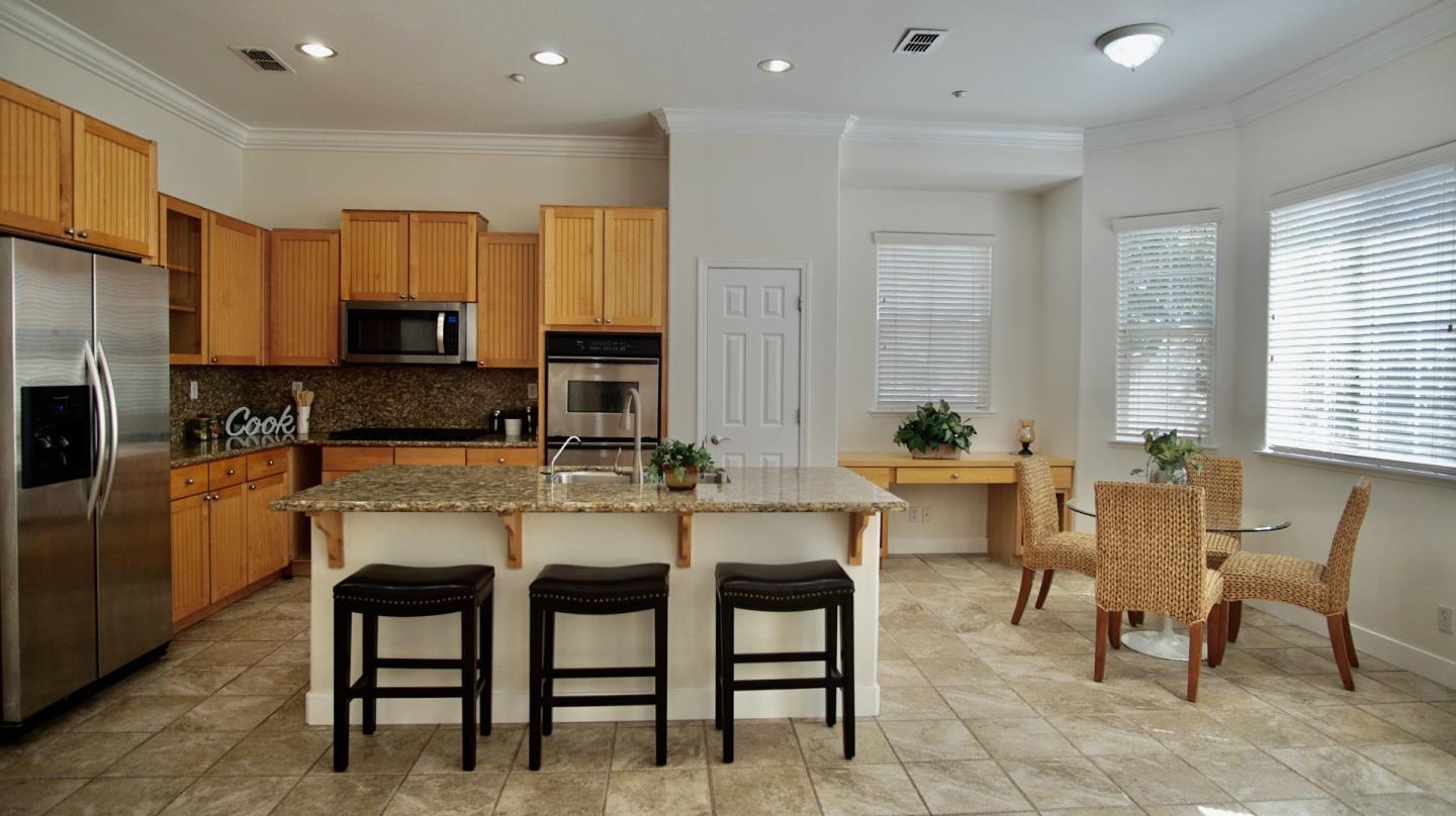 Detail Gallery Image 6 of 26 For 35990 Copper St, Union City,  CA 94587 - 5 Beds | 3 Baths