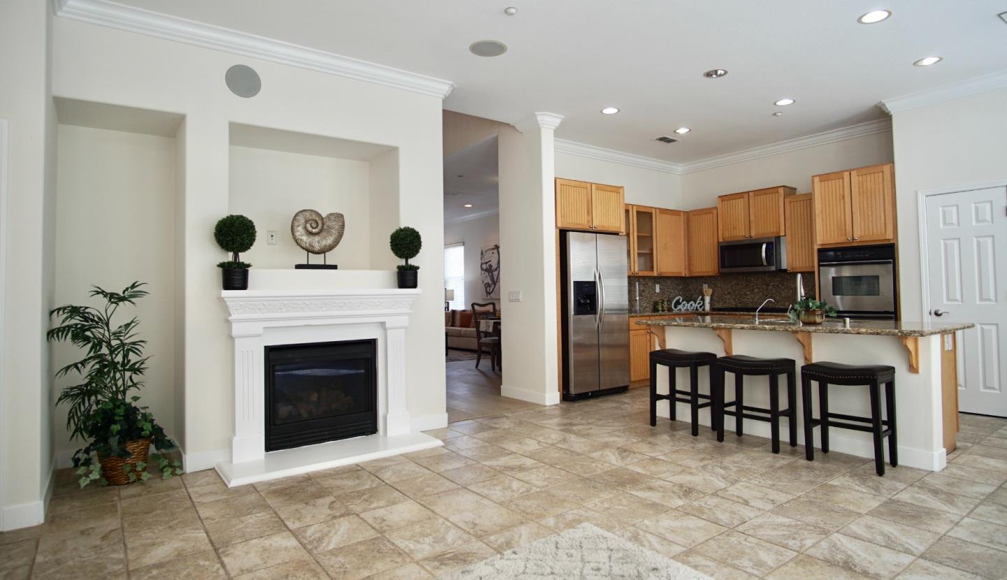 Detail Gallery Image 8 of 26 For 35990 Copper St, Union City,  CA 94587 - 5 Beds | 3 Baths