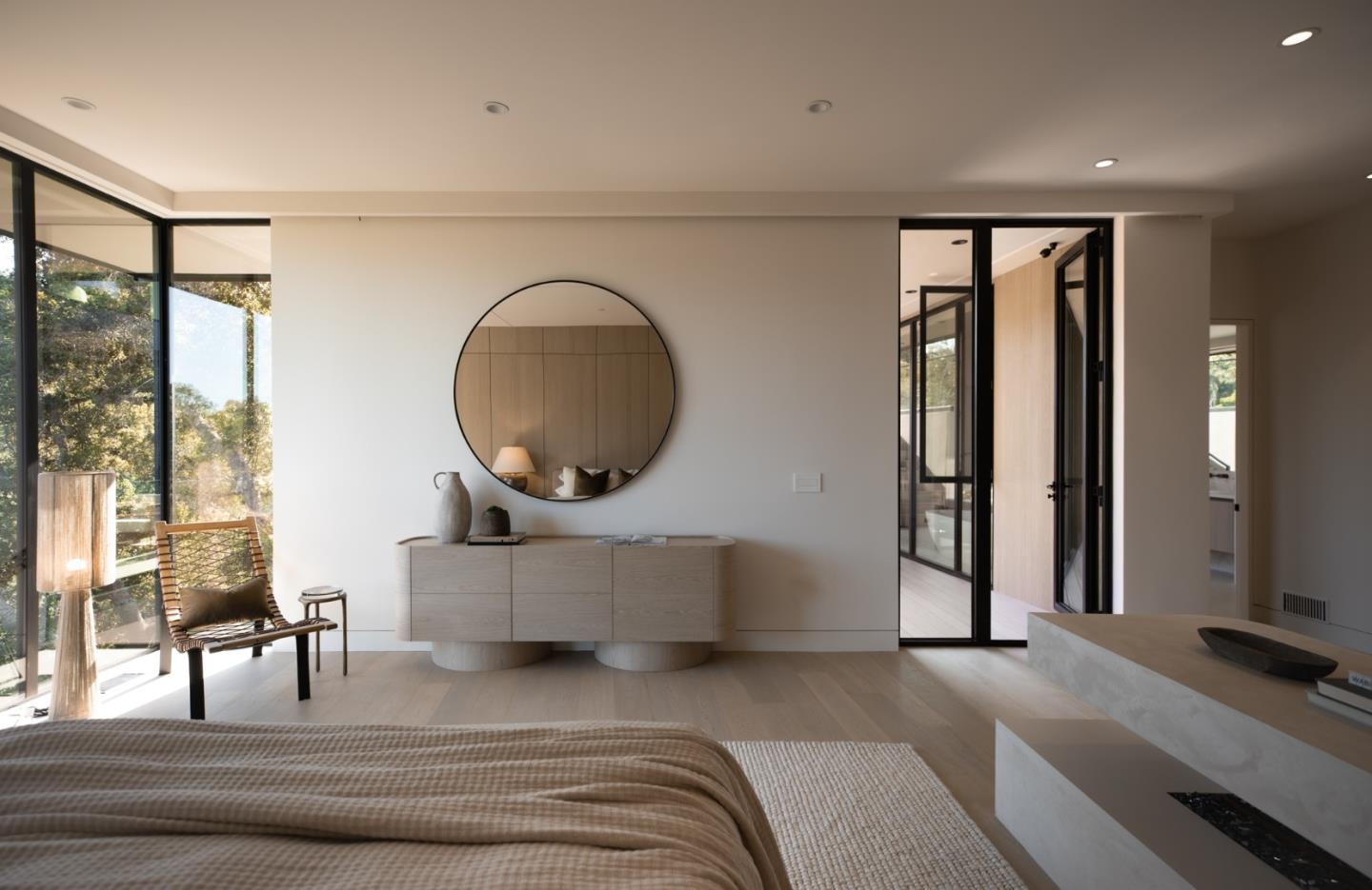 Detail Gallery Image 11 of 19 For 20 Pine Ct, Hillsborough,  CA 94010 - 5 Beds | 5/2 Baths