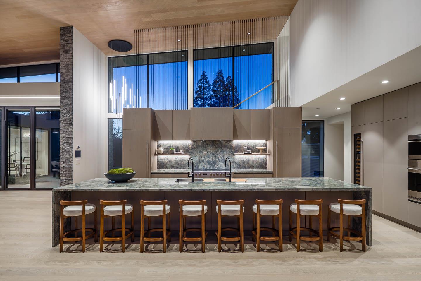 Detail Gallery Image 8 of 19 For 20 Pine Ct, Hillsborough,  CA 94010 - 5 Beds | 5/2 Baths