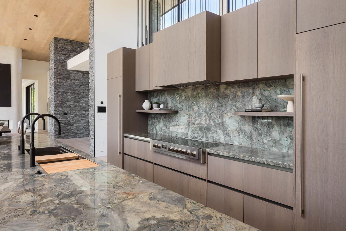 Detail Gallery Image 9 of 19 For 20 Pine Ct, Hillsborough,  CA 94010 - 5 Beds | 5/2 Baths