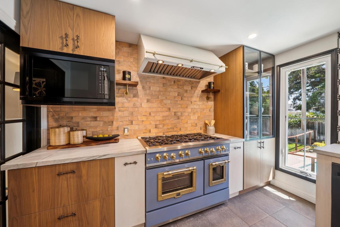 Detail Gallery Image 12 of 40 For 985 Capitola Way, Santa Clara,  CA 95051 - 5 Beds | 3/1 Baths