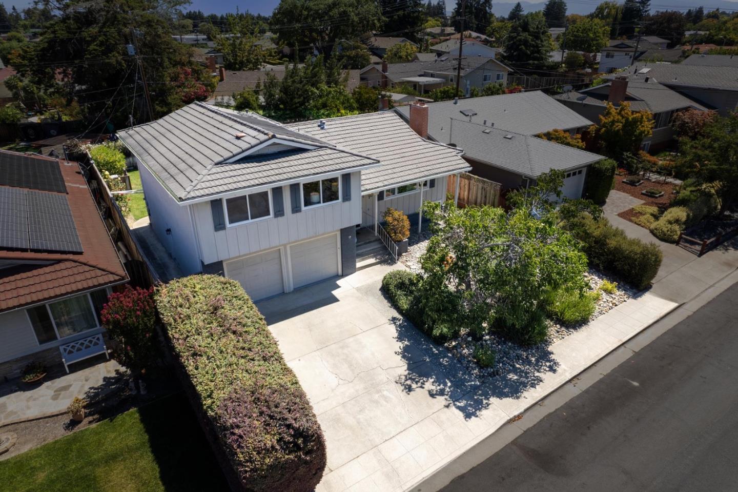 Detail Gallery Image 2 of 40 For 985 Capitola Way, Santa Clara,  CA 95051 - 5 Beds | 3/1 Baths