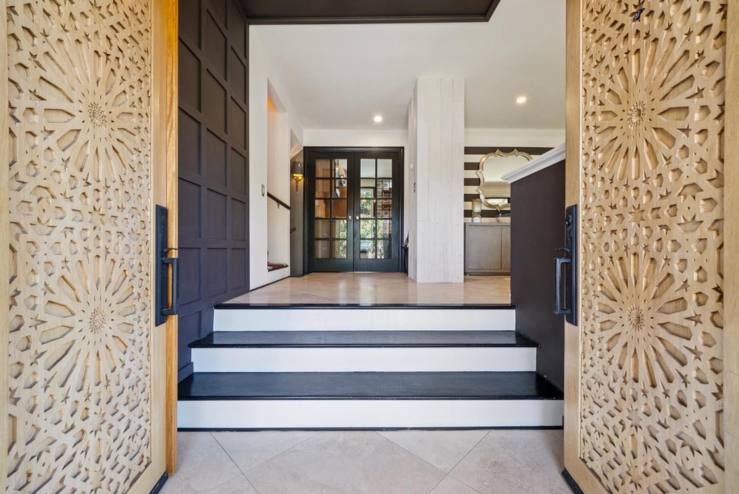 Detail Gallery Image 4 of 40 For 985 Capitola Way, Santa Clara,  CA 95051 - 5 Beds | 3/1 Baths