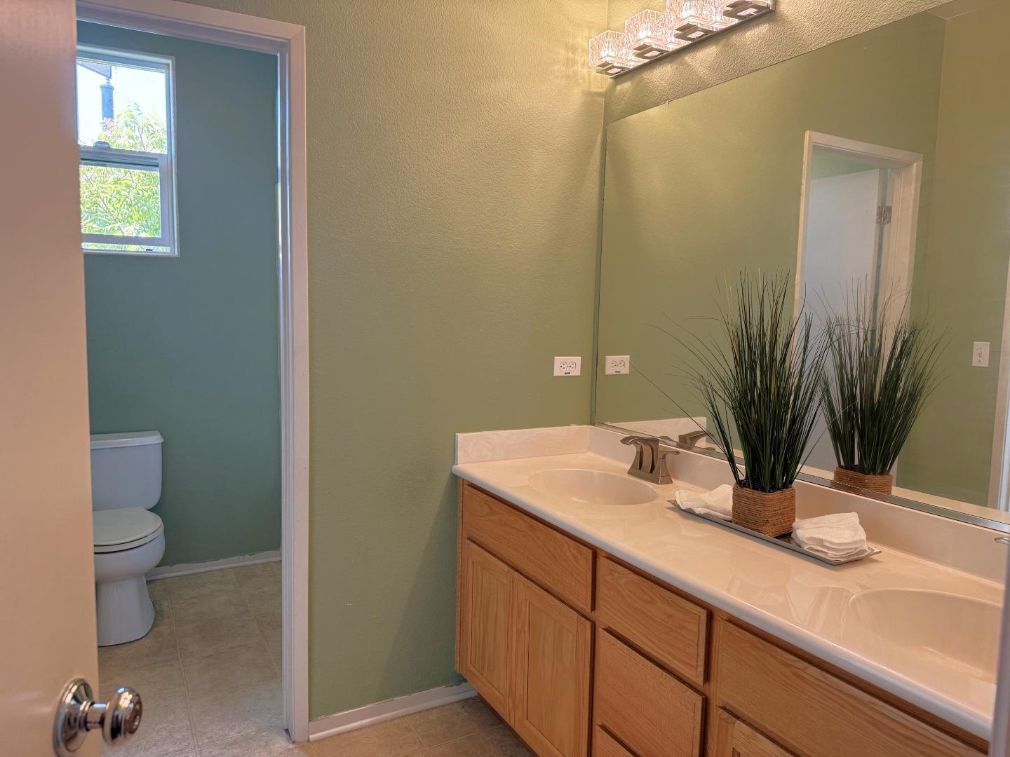 Detail Gallery Image 12 of 15 For 100 Vista Pointe Dr, Watsonville,  CA 95076 - 3 Beds | 2/1 Baths