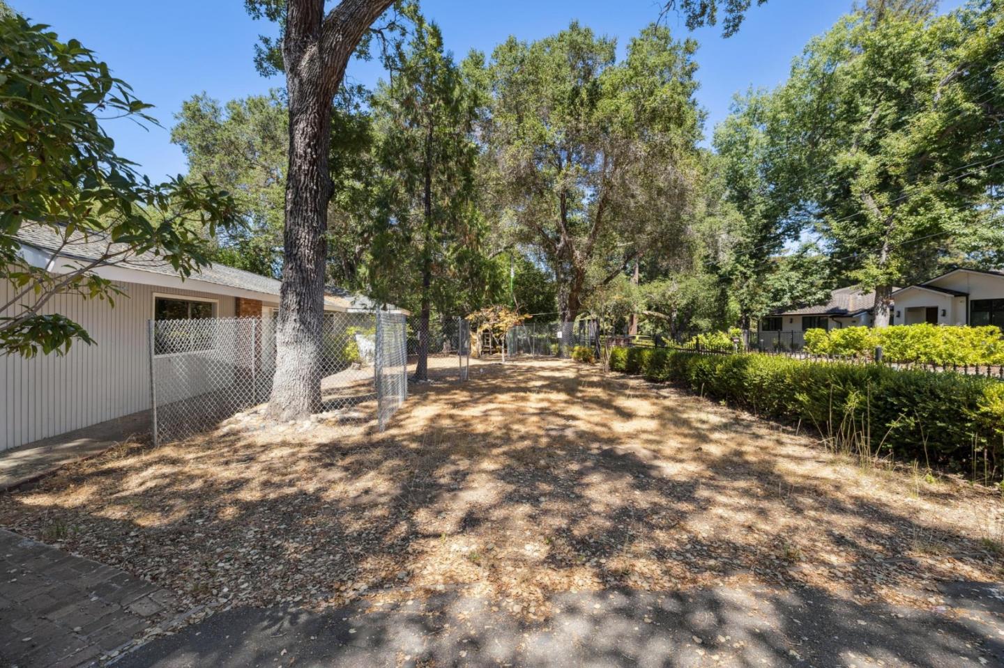 Detail Gallery Image 17 of 23 For 14835 Farwell Ave, Saratoga,  CA 95070 - 3 Beds | 2 Baths