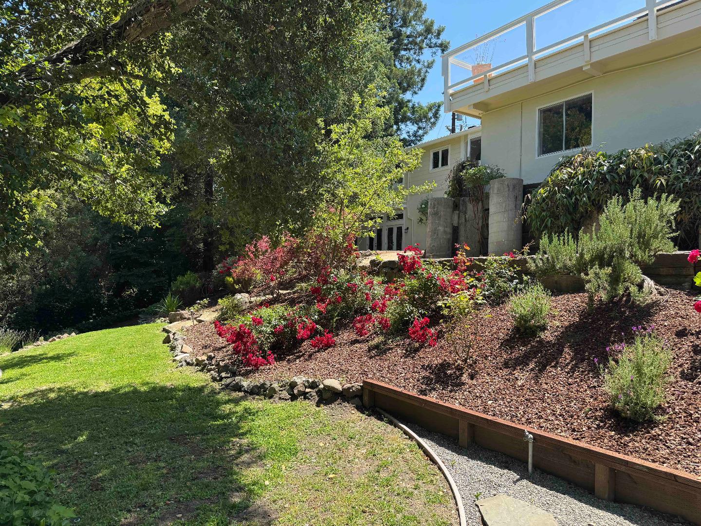 Detail Gallery Image 24 of 30 For 115 Toyon Ct, Woodside,  CA 94062 - 4 Beds | 3 Baths