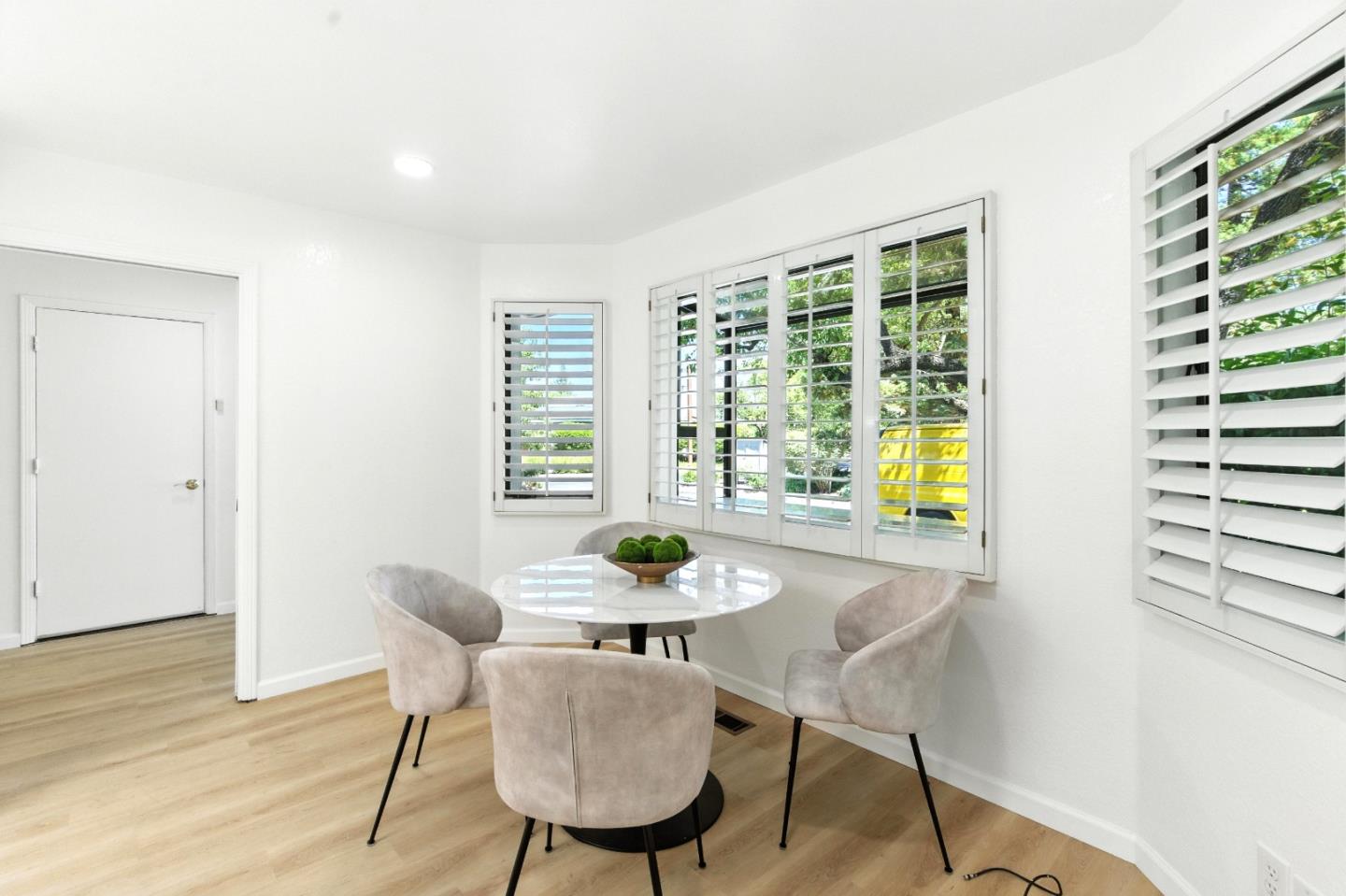 Detail Gallery Image 16 of 34 For 23000 Stonebridge, Cupertino,  CA 95014 - 3 Beds | 2 Baths
