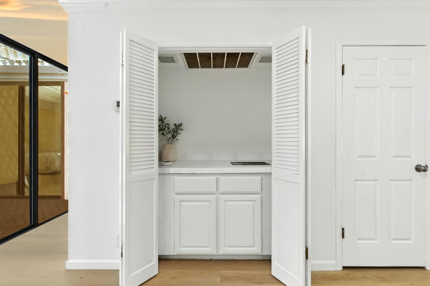 Detail Gallery Image 18 of 34 For 23000 Stonebridge, Cupertino,  CA 95014 - 3 Beds | 2 Baths
