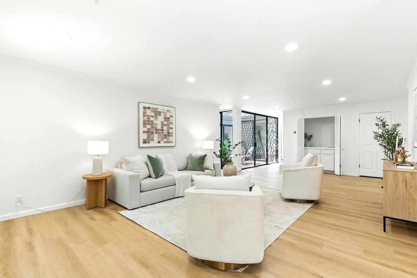 Detail Gallery Image 8 of 34 For 23000 Stonebridge, Cupertino,  CA 95014 - 3 Beds | 2 Baths