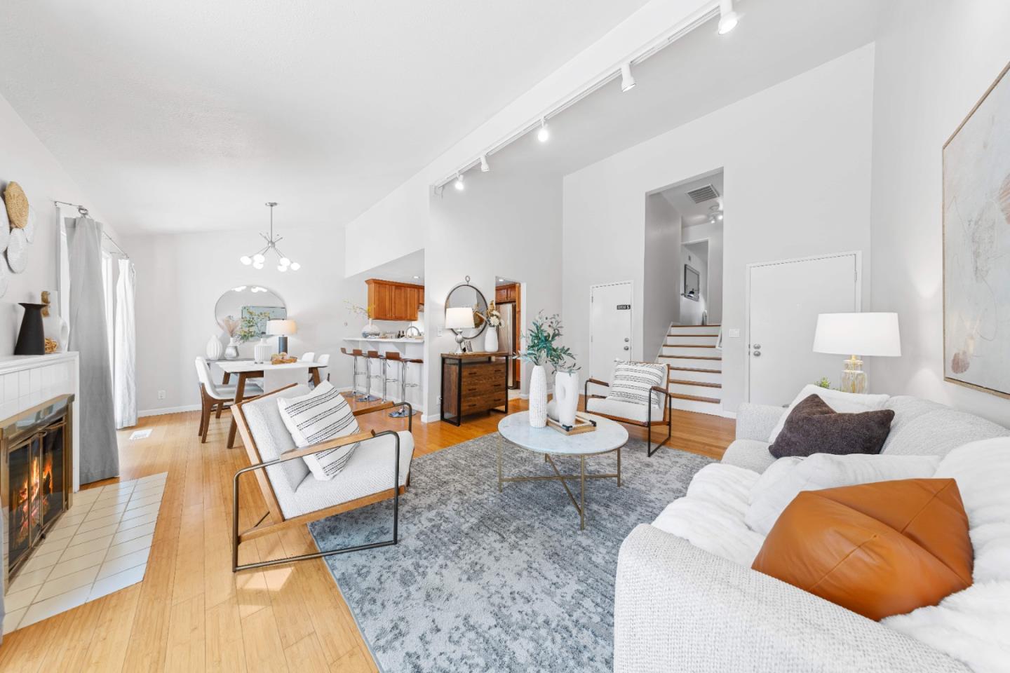 Detail Gallery Image 5 of 29 For 20192 Northcove Sq, Cupertino,  CA 95014 - 2 Beds | 2 Baths