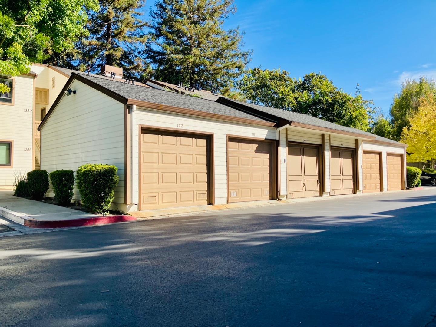Detail Gallery Image 16 of 23 For 1391 Meadow Ridge Cir, San Jose,  CA 95131 - 2 Beds | 2 Baths