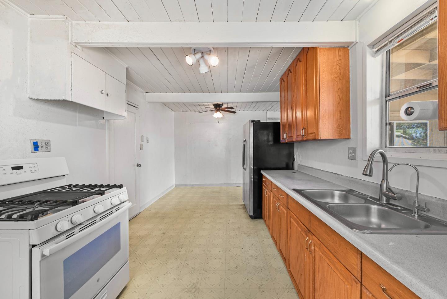 Detail Gallery Image 11 of 38 For 10281 Murtha Dr, San Jose,  CA 95127 - 4 Beds | 2 Baths
