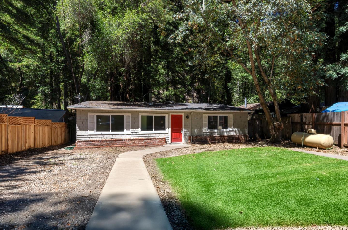 Detail Gallery Image 2 of 28 For 152 Lorenzo Ln, Boulder Creek,  CA 95006 - 2 Beds | 1 Baths