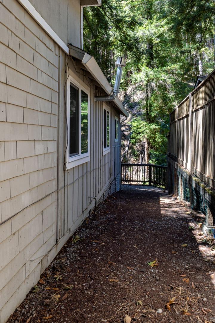 Detail Gallery Image 7 of 28 For 152 Lorenzo Ln, Boulder Creek,  CA 95006 - 2 Beds | 1 Baths
