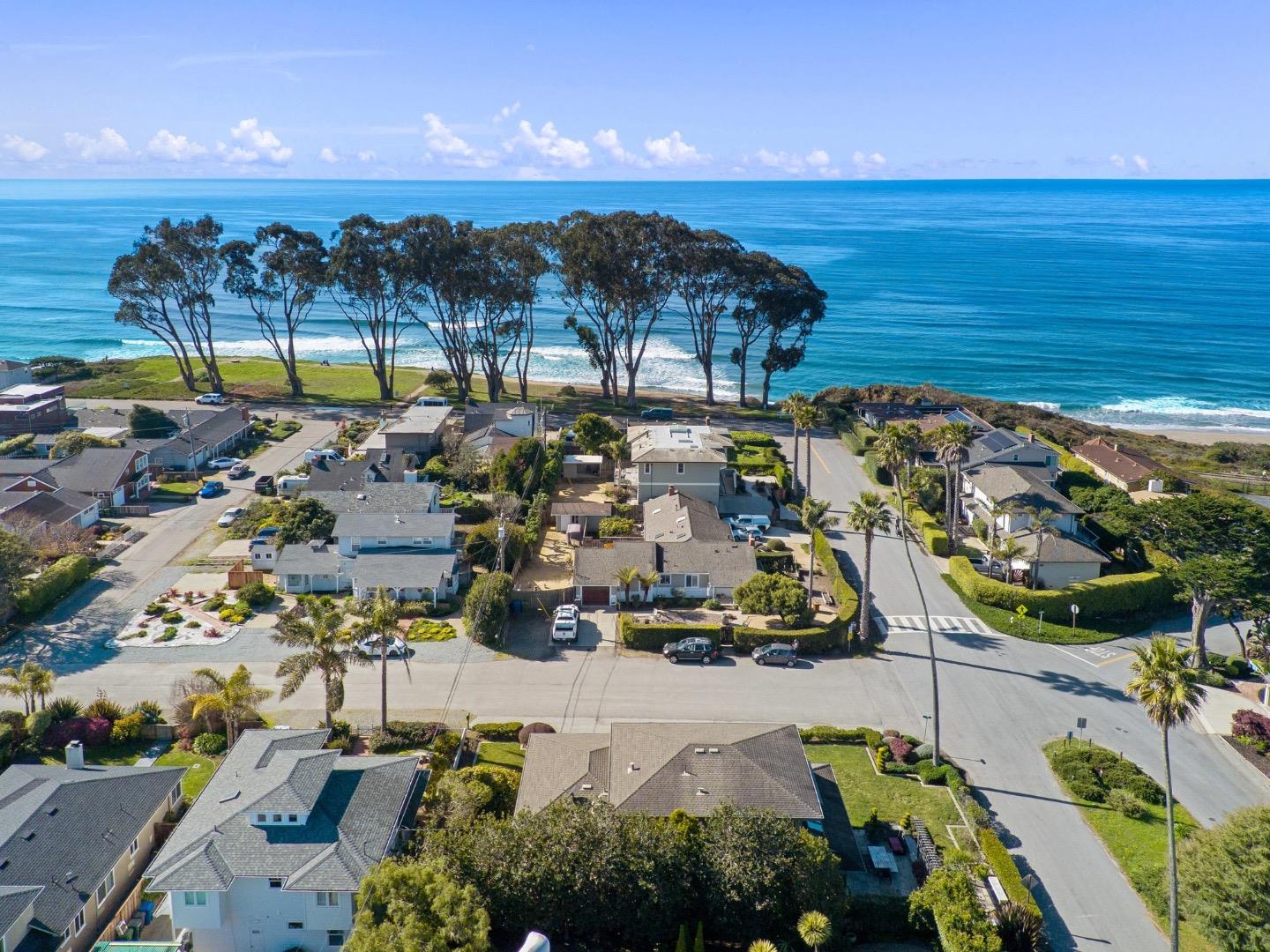 Detail Gallery Image 2 of 56 For 108 Benito Ave, La Selva Beach,  CA 95076 - 3 Beds | 3 Baths