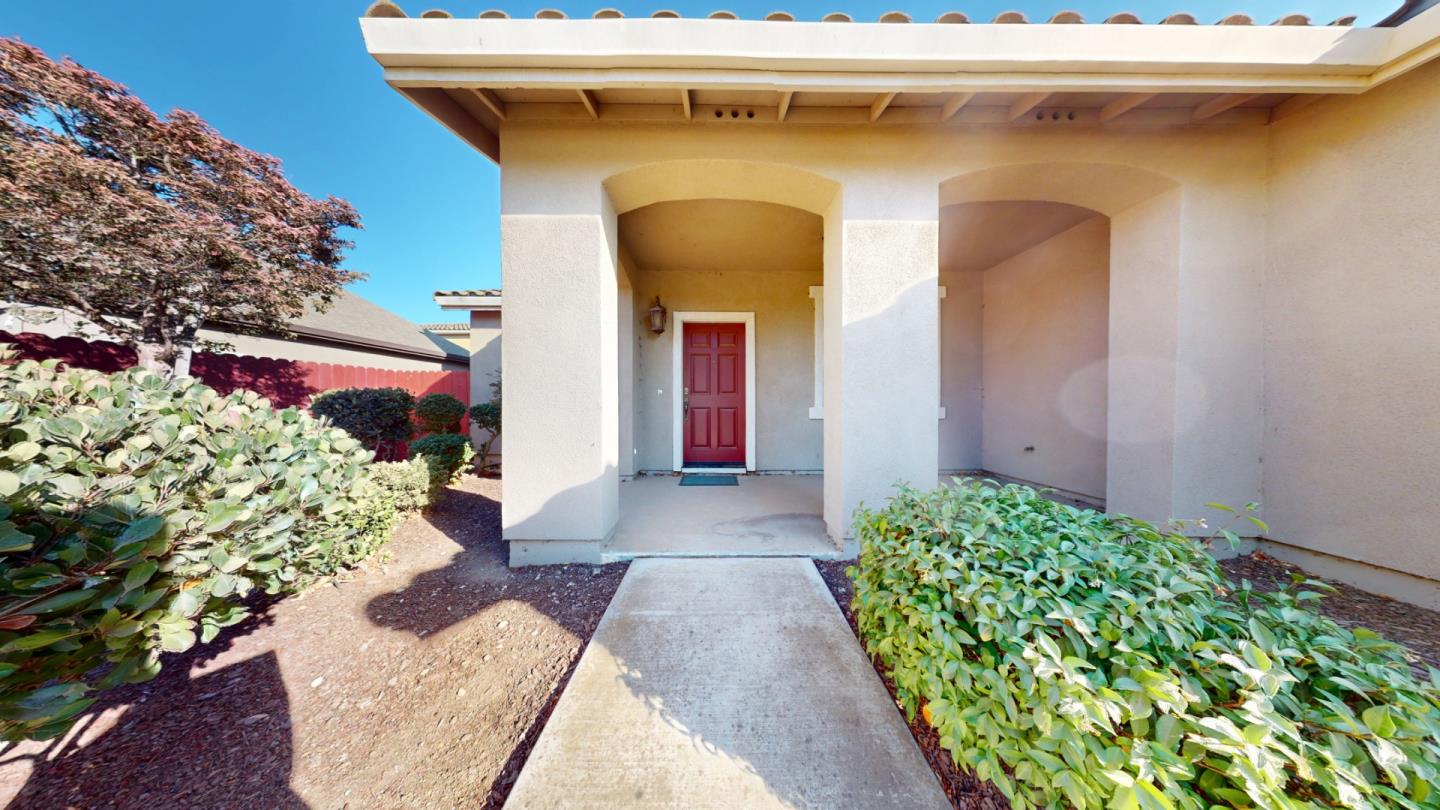 Detail Gallery Image 3 of 31 For 223 Apple Ave, Greenfield,  CA 93927 - 3 Beds | 2 Baths