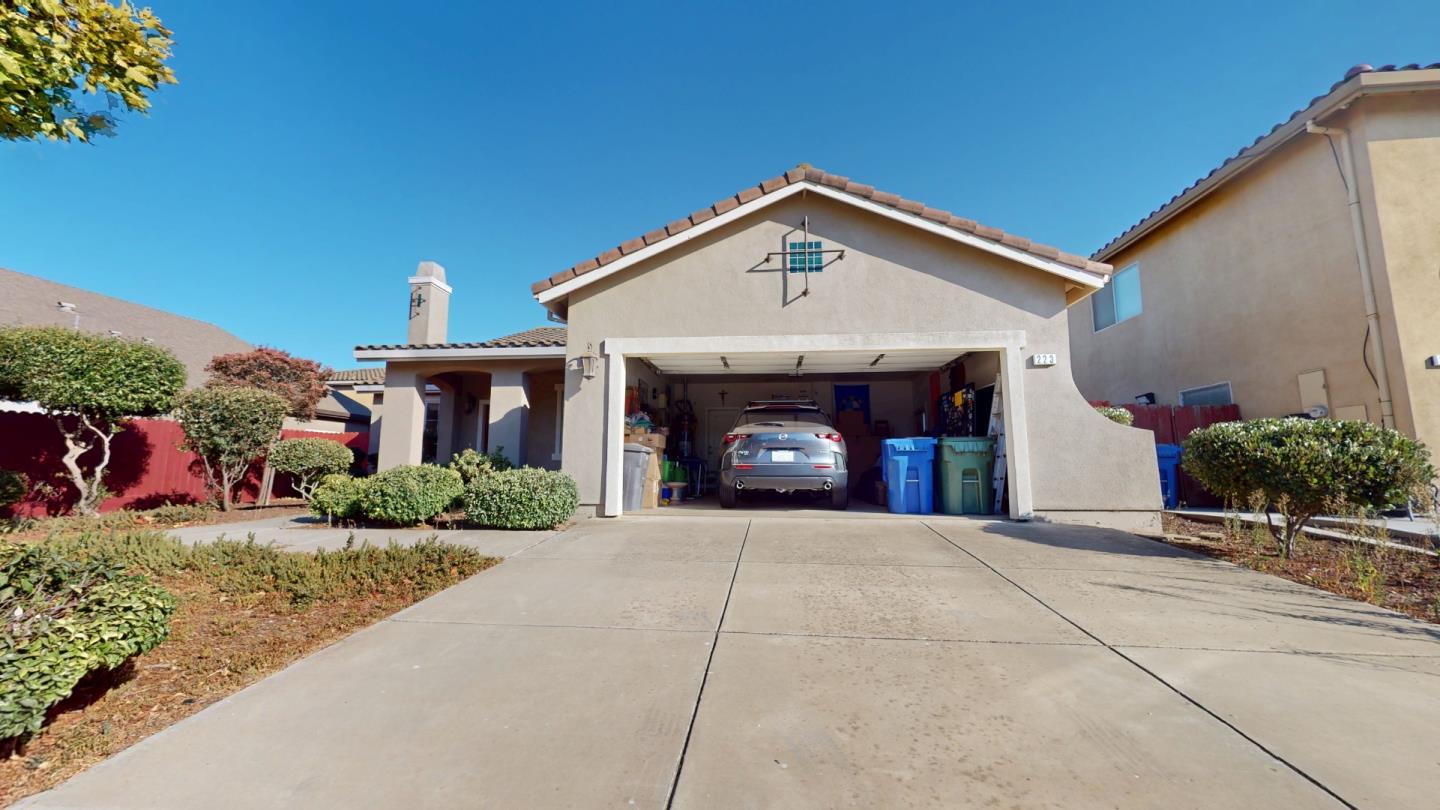 Detail Gallery Image 4 of 31 For 223 Apple Ave, Greenfield,  CA 93927 - 3 Beds | 2 Baths
