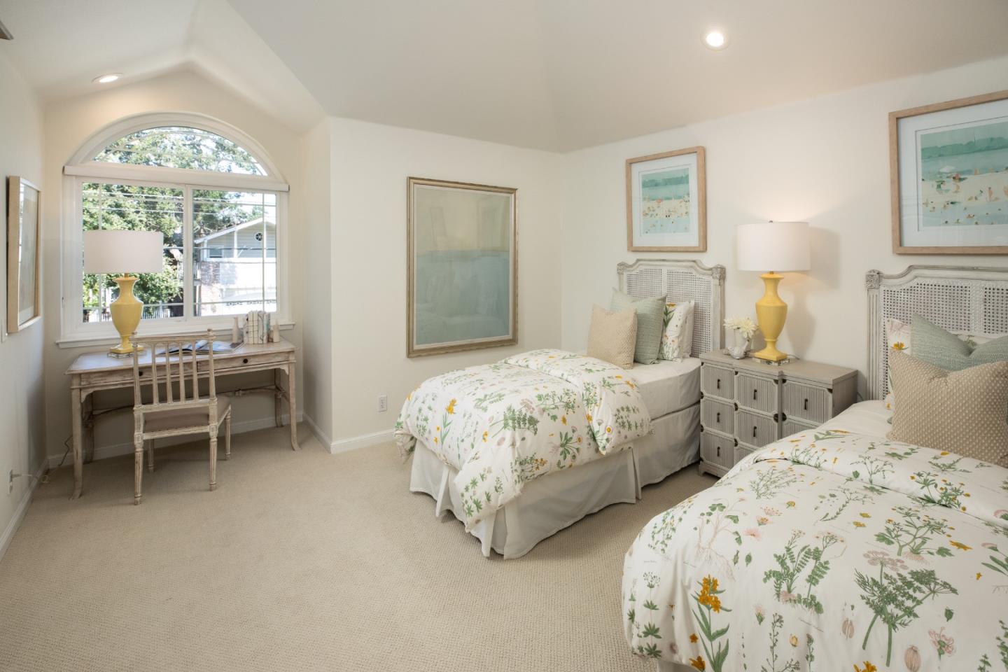 Detail Gallery Image 15 of 26 For 560 9th Ave, Menlo Park,  CA 94025 - 4 Beds | 3 Baths