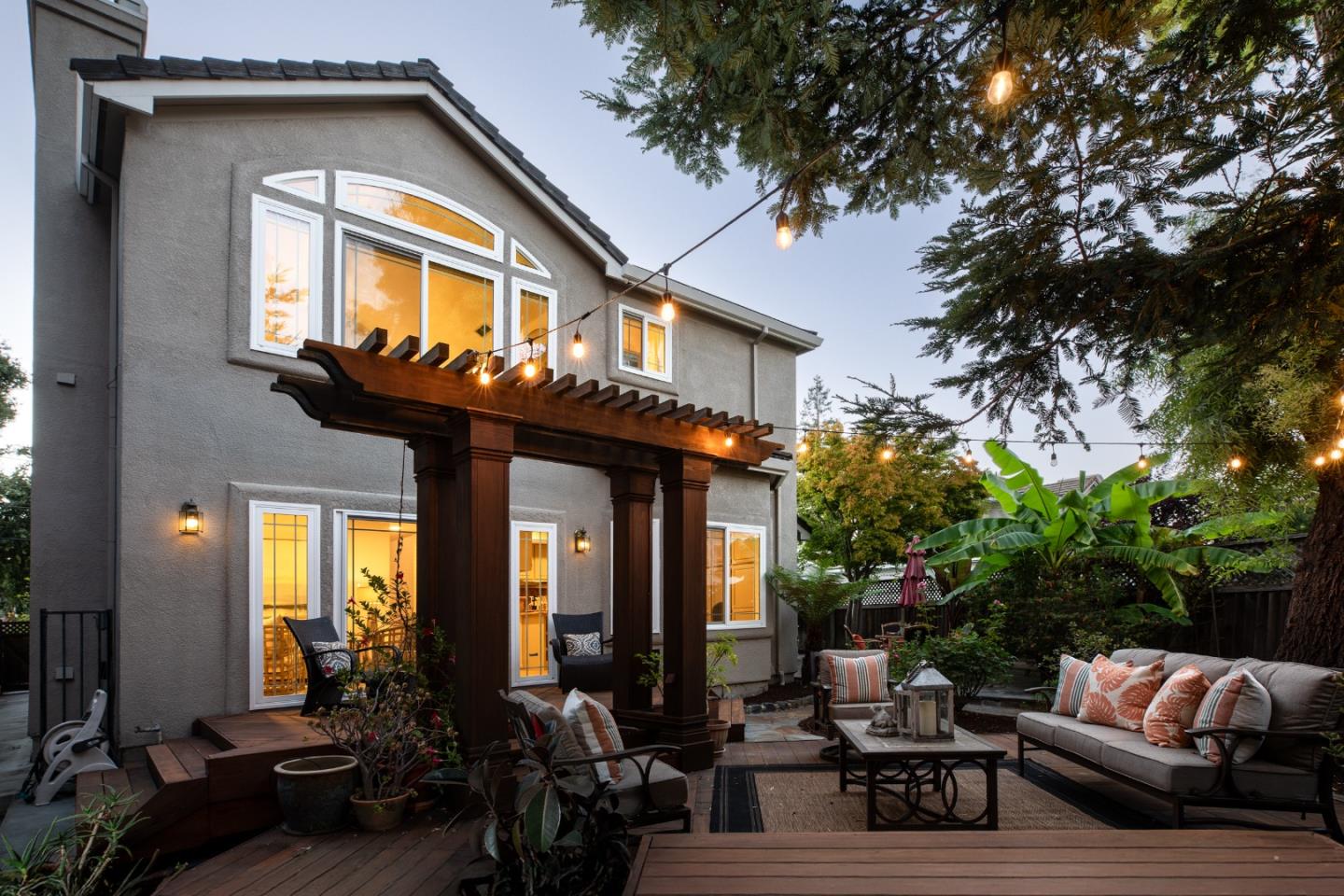 Detail Gallery Image 18 of 26 For 560 9th Ave, Menlo Park,  CA 94025 - 4 Beds | 3 Baths