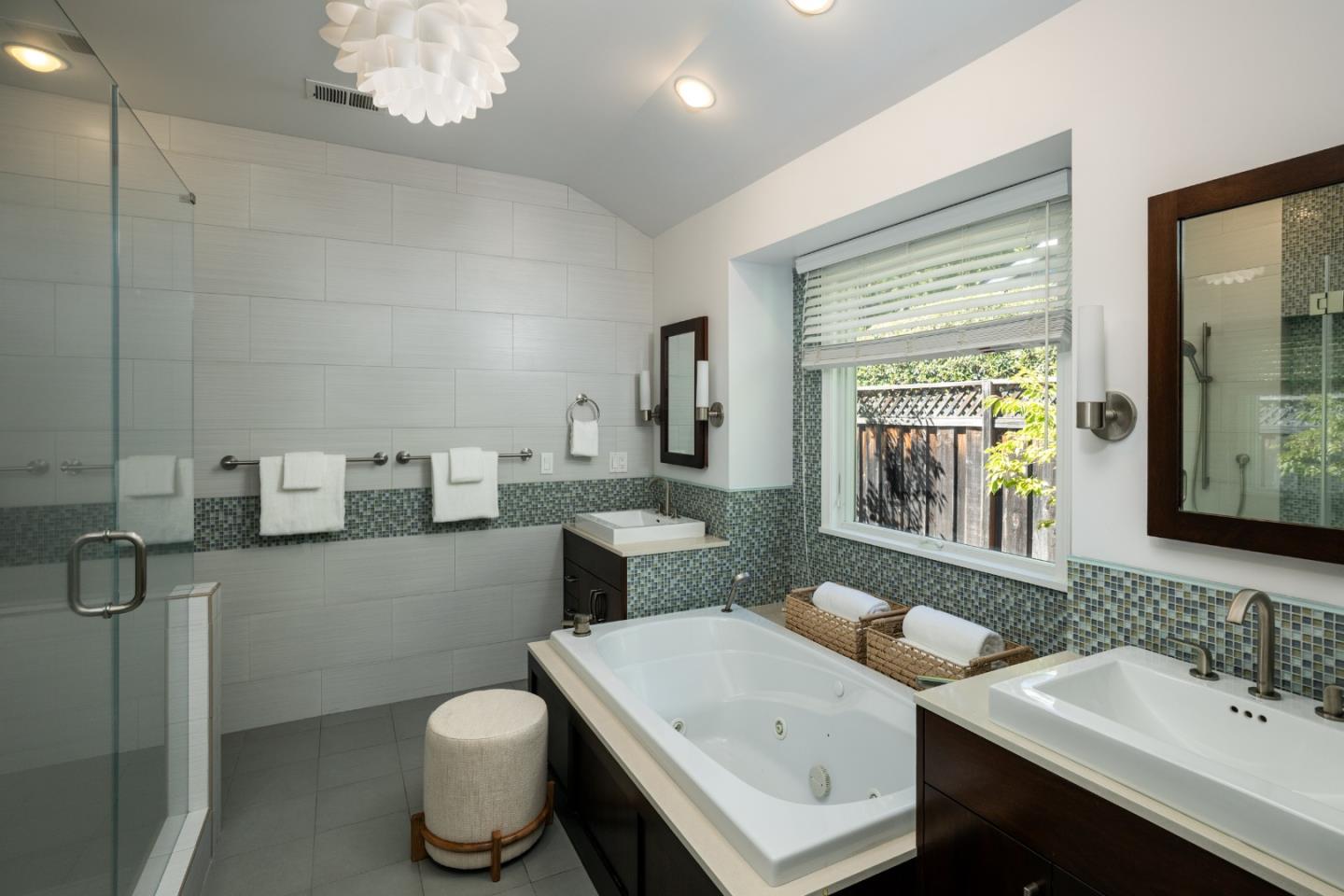 Detail Gallery Image 19 of 30 For 659 Kingswood Way, Los Altos,  CA 94022 - 4 Beds | 2 Baths