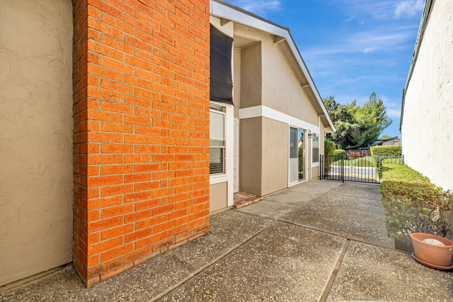 Detail Gallery Image 6 of 37 For 236 Cheris Dr, San Jose,  CA 95123 - 3 Beds | 2 Baths