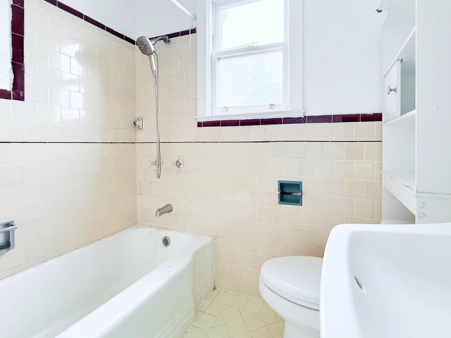 Detail Gallery Image 12 of 19 For 736 Lisbon St, San Francisco,  CA 94112 - 2 Beds | 1 Baths