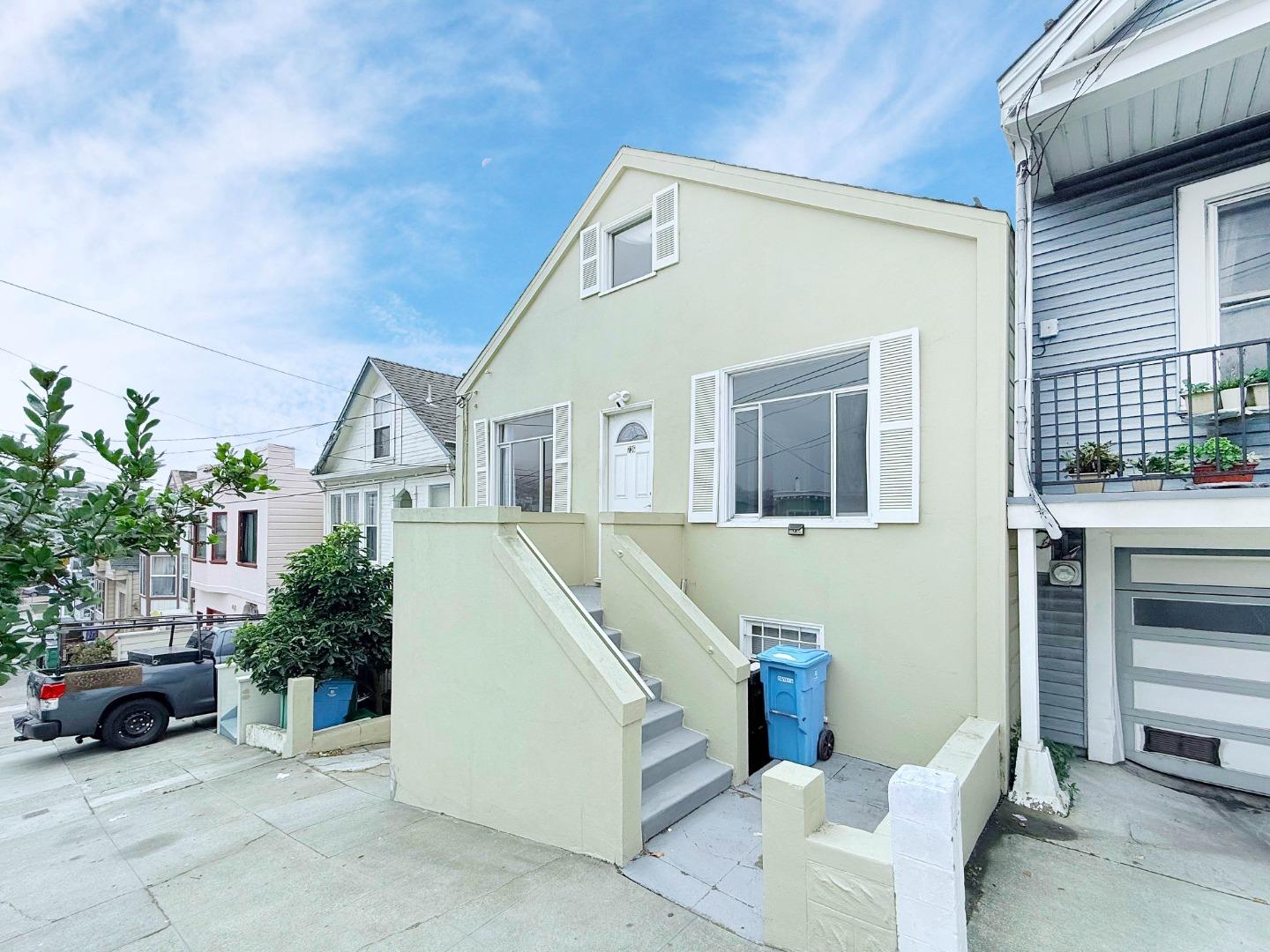 Detail Gallery Image 2 of 19 For 736 Lisbon St, San Francisco,  CA 94112 - 2 Beds | 1 Baths
