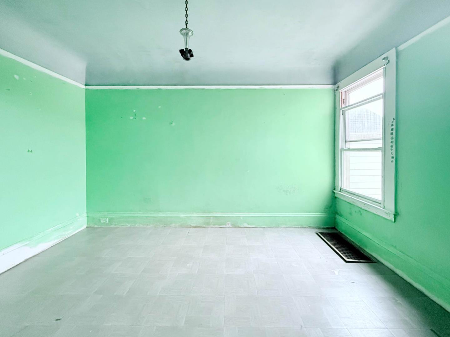 Detail Gallery Image 7 of 19 For 736 Lisbon St, San Francisco,  CA 94112 - 2 Beds | 1 Baths