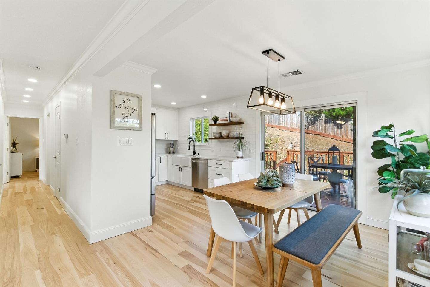 Detail Gallery Image 12 of 74 For 422 Portola Ave, Half Moon Bay,  CA 94019 - 4 Beds | 2 Baths