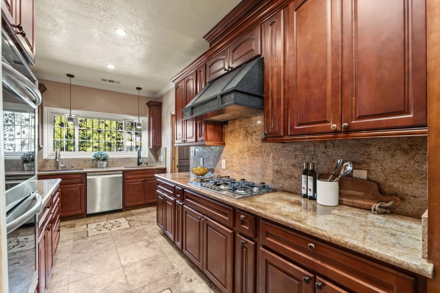 Detail Gallery Image 21 of 61 For 2536 Amethyst Dr, Santa Clara,  CA 95051 - 4 Beds | 3 Baths