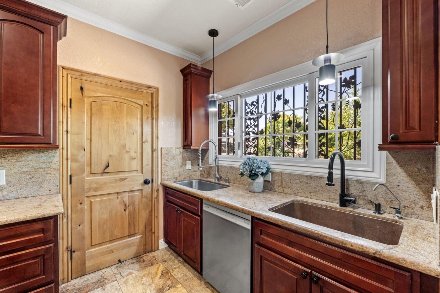 Detail Gallery Image 24 of 61 For 2536 Amethyst Dr, Santa Clara,  CA 95051 - 4 Beds | 3 Baths